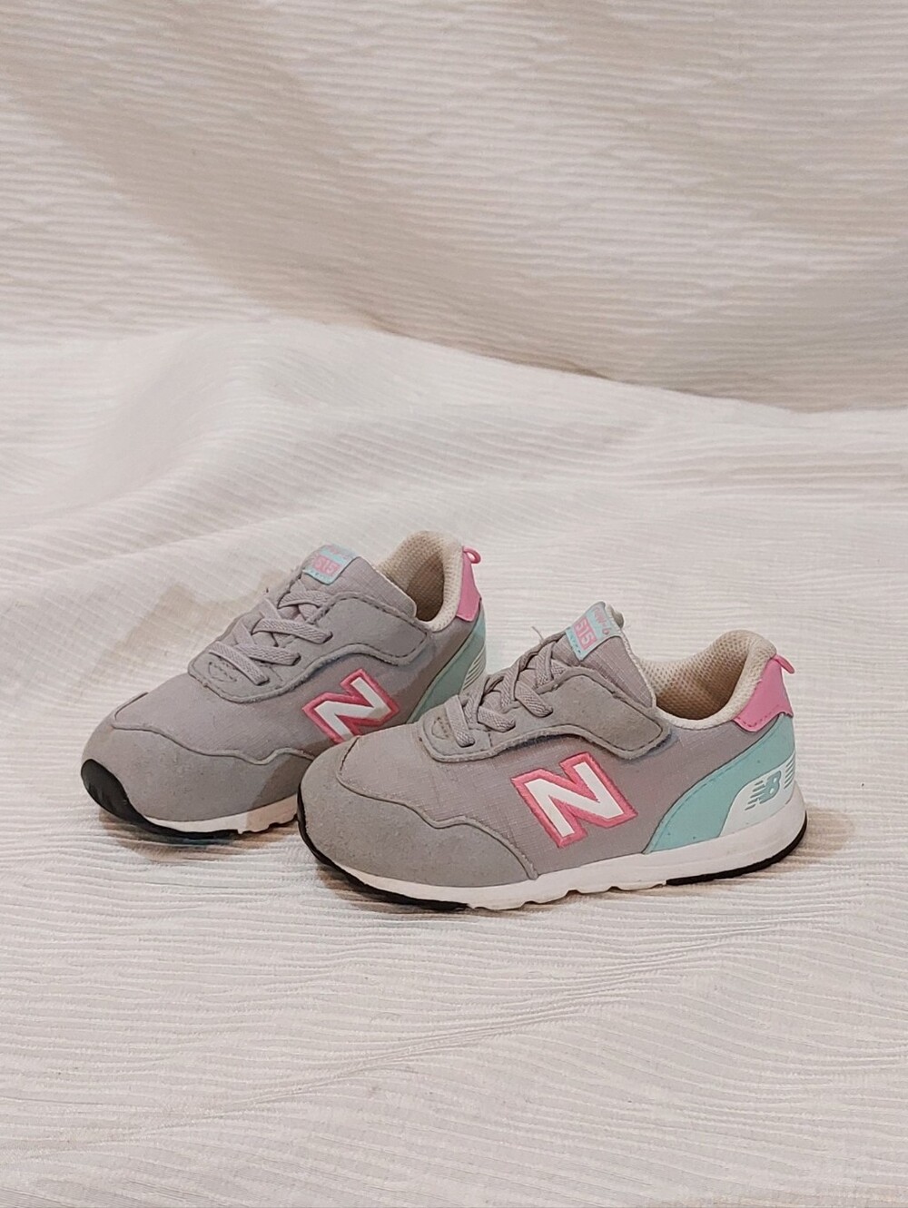 New Balance 515 Kids' Gray and Pink Sneaker Size 7